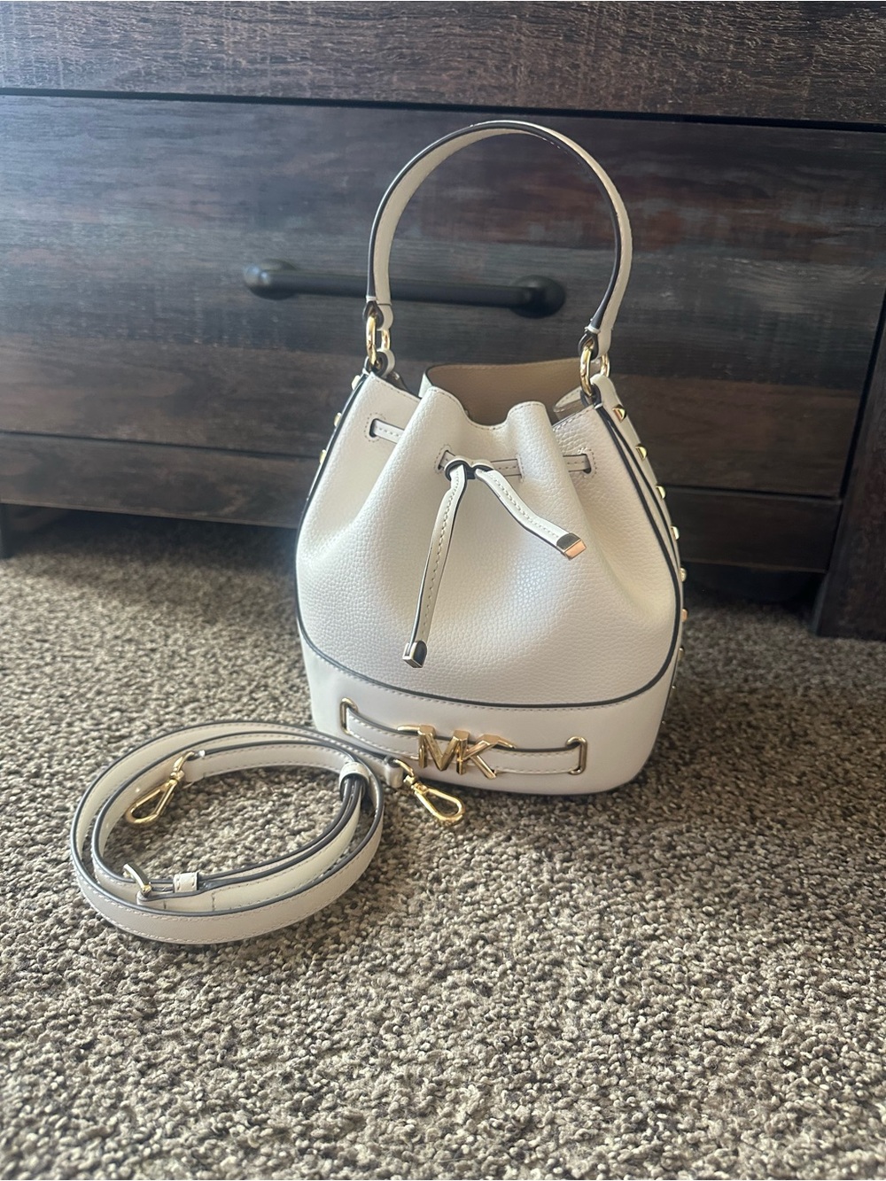 Michael Kors Cream Drawstring Bucket Shoulder Bag with Gold Hardware - Picture 9 of 12